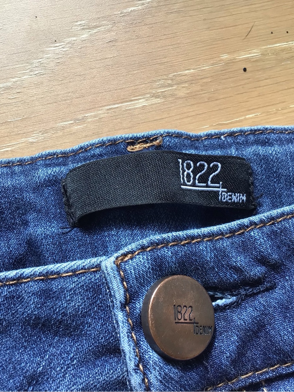 1822 Denim Navy Distressed Skinny Jeans - Picture 2 of 2